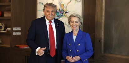 El presidente de Estados Unidos, Donald Trump, y la presidenta de la Comisión Europea, Ursula von der Leyen, durante la cumbre del G-7