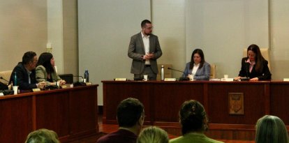 El nou alcalde d’Alcanar, Marc Chavalera, durant el discurs d’investidura.