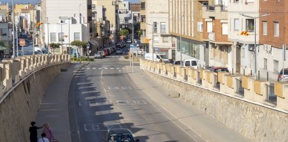 L’avinguda Santa Bàrbara és ara una via cimentada molt dura que comunica amb el centre.