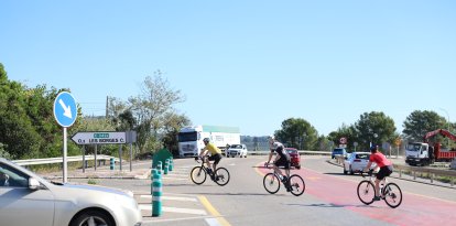 EL cruce de entrada a les Borges del Camp desde la N-420 ha estado un reclamo histórico por el gran nombre de accidentes que acumula.