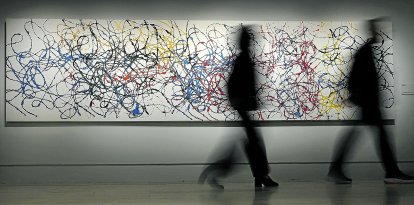 Vista de una de las salas de la muestra ‘Warhol, Pollock y otros espacios americanos’.