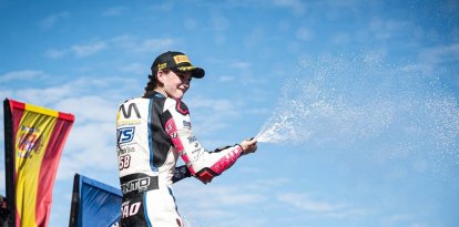 Paola ramos, Superpao, celebrando su victoria en Jerez en el Mundial femenino de 2025