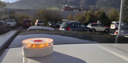 Baliza V-16 que reemplaza a los tradicionales triángulos de emergencia y que estará conectada a la Dirección General de Tráfico (DGT), obligatoria desde el 1 de enero