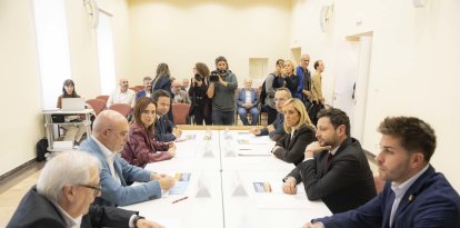 Imagen de la primera reunión del gobierno metropolitano, en La Canonja