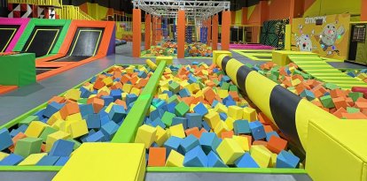 El parque está diseñado con dos áreas diferenciadas: una especialmente adaptada para los más pequeños.