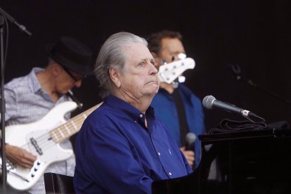 BARCELONA, 11/06/2025.- Fotografía de archivo, tomada el 4/06/2016 en el Festival Primavera Sound de Barcelona, del músico estadounidense Brian Wilson, cofundador