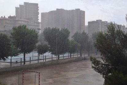 Imagen de la tormenta que cayó este jueves en Tarragona