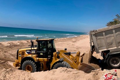 Traslado de arena a Calafell