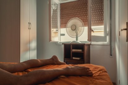 Las temperaturas y la humedad impiden conciliar el sueño sin ventilador o aire acondicionado.