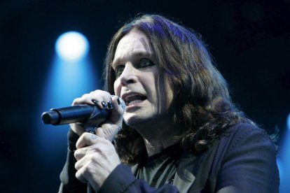 El cantante y artista británico Ozzy Osbourne en el escenario hawaiano del festival Hultfred en Suecia en el 2007