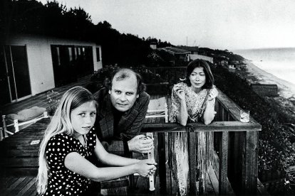 Joan Didion con su marido, John Gregory Dunne y su hija Quintana.