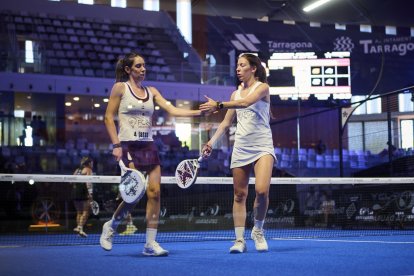 Anna Ortiz y Alba gallardo, en la pista central.