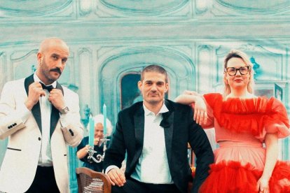 Èric Vergés, Jan Riera i Roser Cruells formen Els Catarres.