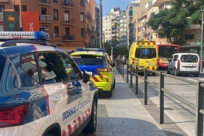 Coches de Mossos, Urbana y SEM agresión sexual