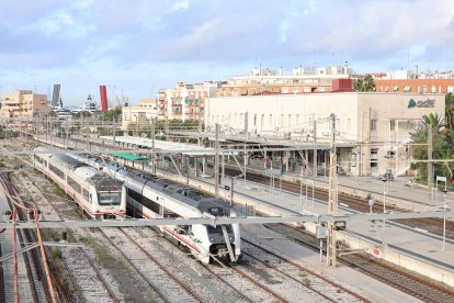 Los trenes Regionals, entre los más perjudicados por las obras del túnel del Garraf.