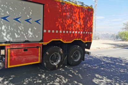 Al lugar del incidente han acudido cuatro dotaciones de bomberos.