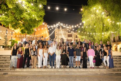 La fotografia de família es va fer a les escales de la plaça de l'Església.