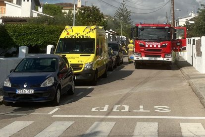 Los equipos de emergencia en el lugar del incendio.
