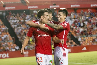 Marcos Baselga, en el Nou Estadi después de marcarle un gol al Zaragoza en pretemporada.