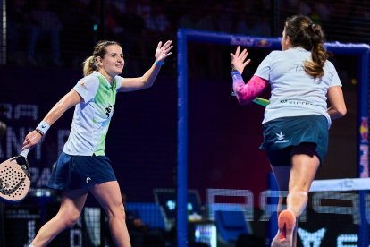Ari Sánchez y Paula Josemaría durante la final.