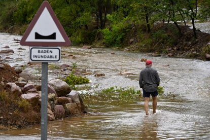 Ordenan confinar a 850.000 personas en Valencia y Alicante por las intensas lluvias