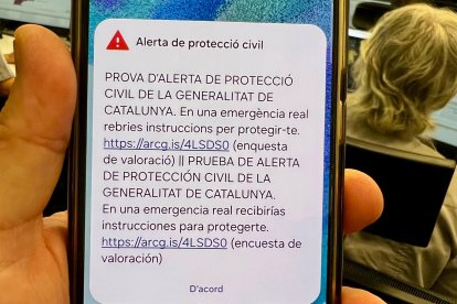 El mensaje en el móvil de Protecció Civil.