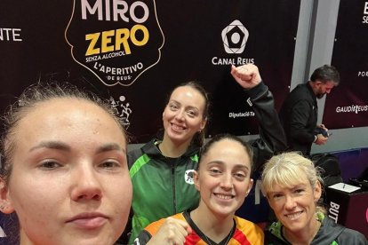 Las jugadoras de las Ganxets tras ganar al