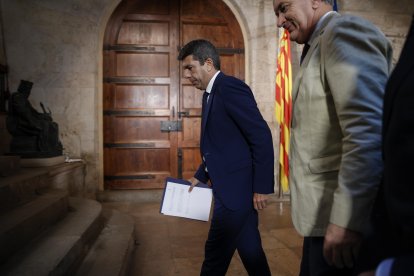 El president de la Generalitat, Carlos Mazón, al finalizar su comparecencia en la que ha anunciado que dimitirá al frente del Gobierno valenciano.
