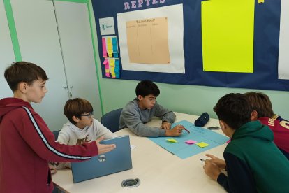 Alumnos del Col·legi Mare Nostrum de Tarragona en el aula Talent+