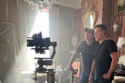 Denis Rovira, a la derecha, durante el rodaje de la película.