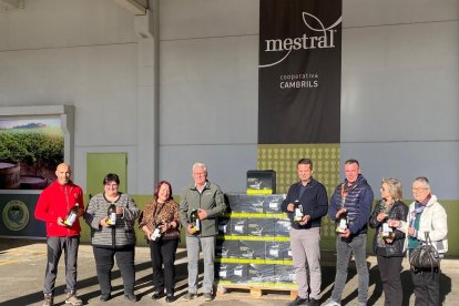 El aceite solidario se ha elaborado en la Cooperativa Agricola de Cambrils