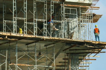 Aspecto de un edificio de viviendas en construcción