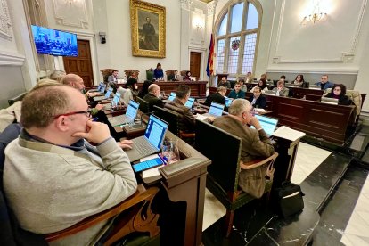 Imatge del ple extraordinari celebrat aquest dilluns, 29 de desembre, per aprovar el pressupost i les ordenances pel 2026.