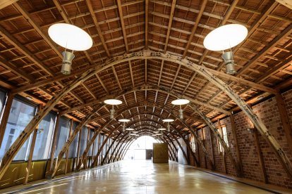 Arcos gaudianos en el interior de la Nau Gaudí de Mataró