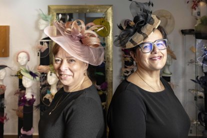 Ambas hermanas son un tándem perfecto: Matilde (i) es más creativa y activa; y Montse (d), es meticulosa y pausada