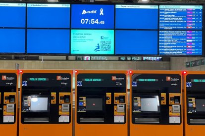 Imagen de las pantallas de Sants sin trenes