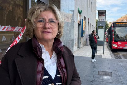 Marlit del Castillo frente a la estación de trenes de Tarragona.