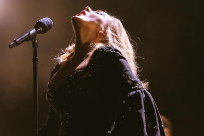 El disco más emblemático de Adele celebra 15 años.