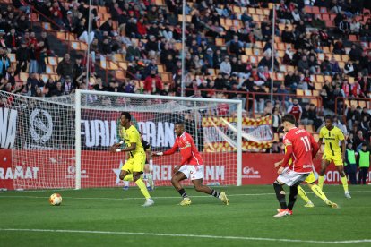 Cedric Omoigui volvió a dejar una actuación muy discreta con la camiseta del Nàstic.