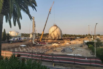 Trabajos de cimentación que se están llevando a cabo en la fábrica de Ercros en Vila-seca, mediante la técnica del pilotaje.