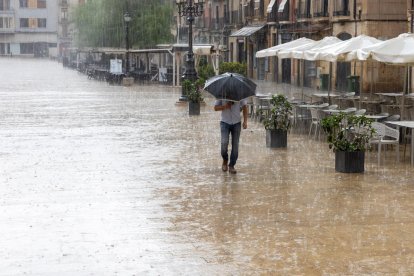 Protecció Civil enviará ES-Alerts para limitar la movilidad este lunes en caso de lluvias torrenciales
