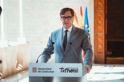 El president de la Generalitat, Salvador Illa, durante su comparecencia desde la Galeria Gòtica del Palau de la Generalitat