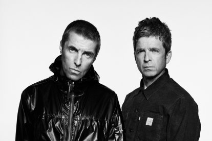 Liam y Noel Gallagher, los polémicos hermanos que forman Oasis.