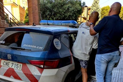 Imagen del detenido por los Mossos d'Esquadra por robar cable telefónico en Tortosa