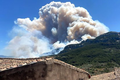 Imagen del incendio forestal declarado en Paüls