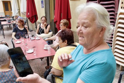Roser Mayor enseña fotos de su casita de campo arrasada por el fuego
