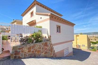 Imagen del chalet que ha salido a subasta en El Vendrell por 1 euro