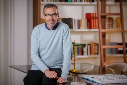 Jorge Corrales, autor de ‘El escritor y la espía’.