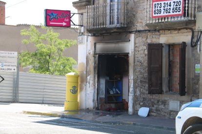 Local incendiado esta mañana en Bellpuig