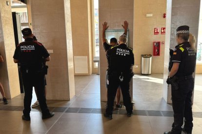 Cacheos en el operativo del viernes por la tarde en las estaciones de transporte público de Tarragona